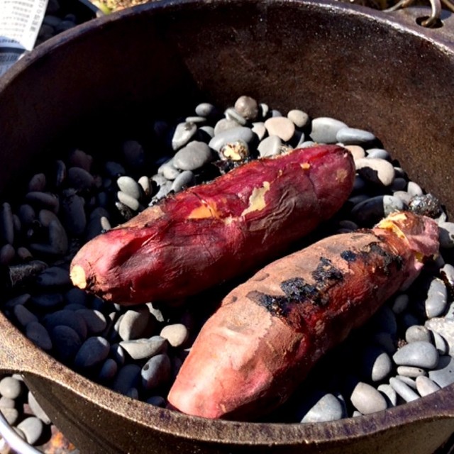 ダッヂオーブンでトロッと石焼き芋 レシピ 作り方 By クック9vxdad クックパッド 簡単おいしいみんなのレシピが356万品 ダッヂオーブンでトロッと石焼き芋 レシピ 作り方 By クック9vxdad クックパッド 簡単おいしいみんなのレシピが356万品