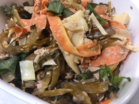 茎ワカメのツナサラダ