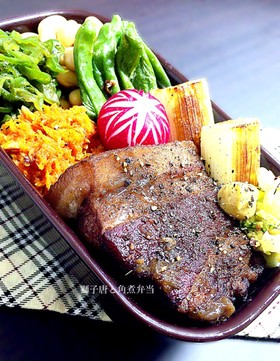 炊飯器で簡単♡獅子唐と豚角煮弁当