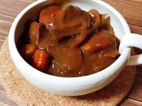 圧力鍋で簡単!市販ルーでビーフシチュー