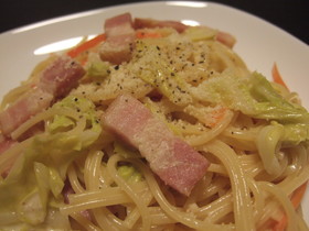 ベーコンとキャベツのクリームパスタ