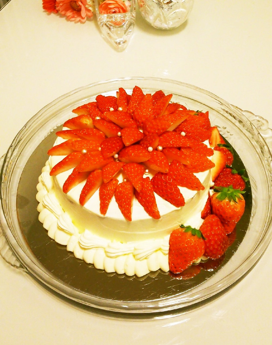 簡単イチゴたっぷりデコレーションケーキ♡の画像