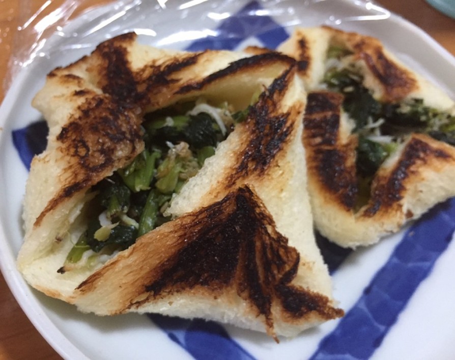 野沢菜とじゃこ、食パンで簡単おやき風の画像