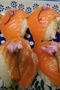 桜手まり寿司