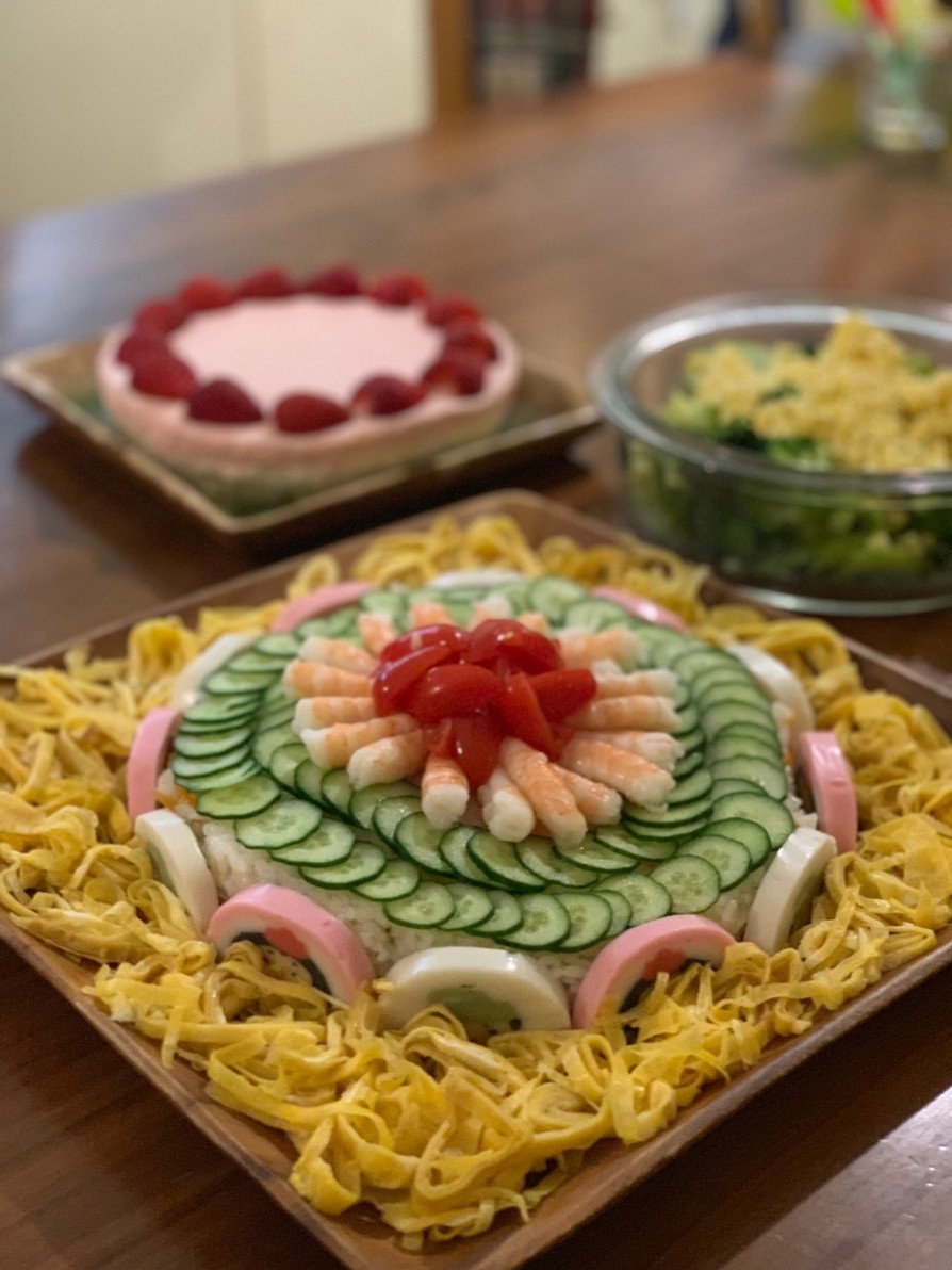 ひな祭り、お誕生日に、お寿司ケーキの画像