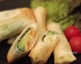 綺麗になれちゃう『エビ&アボカド春巻き』