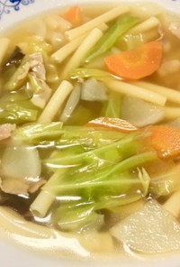 マカロニと野菜のコンソメスープ
