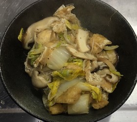 白菜と油揚げと茸の煮干し風味の煮物
