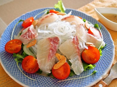 マロニーと鯛のカルパッチョサラダの写真