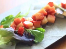 大根サラダいちごソース
