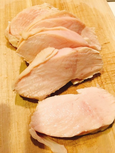 鶏むね肉の茹で方しっとり放置で簡単レシピの写真
