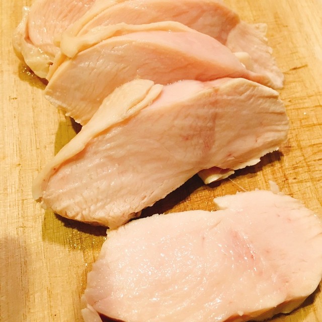 鶏むね肉の茹で方しっとり放置で簡単レシピ レシピ 作り方 By 都心1人暮らし社長 クックパッド 簡単おいしいみんなのレシピが361万品