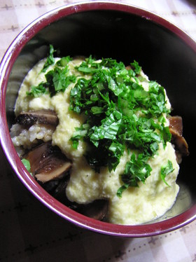春~葉わさびを使った鰹たたき漬け丼