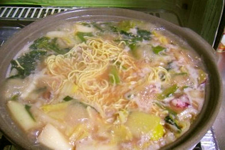 メニューに困ったら ラーメン鍋で決まり レシピ 作り方 By なすびおやじ クックパッド 簡単おいしいみんなのレシピが352万品