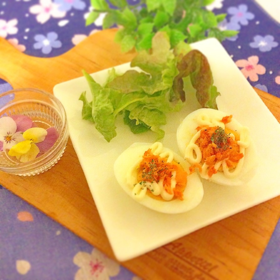 簡単☆ゆで卵の鮭マヨのっけの画像