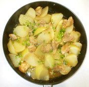 皮つき大根と鶏肉煮物♪甘酒で簡単砂糖なしの写真