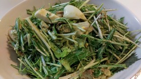 ゆで卵と水菜とレタスのサラダ