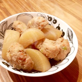 大根と鶏団子の旨味たっぷり煮
