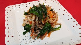 明日葉と豚肉の細切り昆布だし炒め