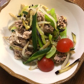 牛肉とたっぷり野菜のしゃぶしゃぶサラダ