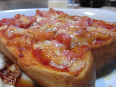 毎日食べても飽きない、ピザトーストの写真