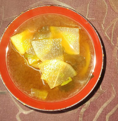 長芋と大根の味噌汁の写真