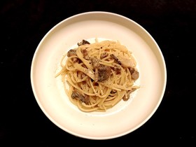 乾燥ポルチーニ茸のクリームパスタ