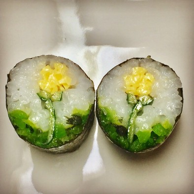 寿司型・模様巻き(タンポポ2個で弁当用)の写真