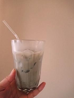 ほうじ茶のアイスラテ