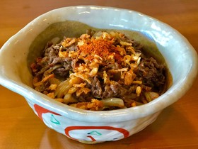 牛丼 with フライドオニオン
