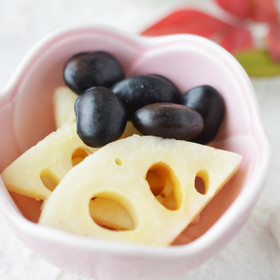 レンジで簡単!黒豆と蓮根の白だし煮