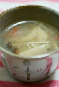 すりおろし蓮根ときのこの生姜スープ