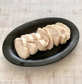 低温調理でしっとり♪塩麹の鶏ハム