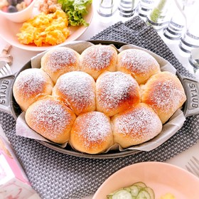 ふかふかミルクちぎりパン staubで♡