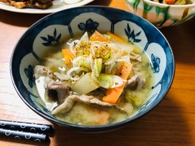 定番の豚汁