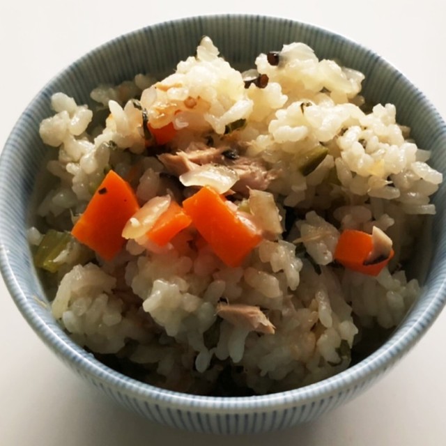 離乳食完了期 ツナと小松菜の炊き込みご飯 レシピ 作り方 By くるぞうたんたん クックパッド 簡単おいしいみんなのレシピが360万品