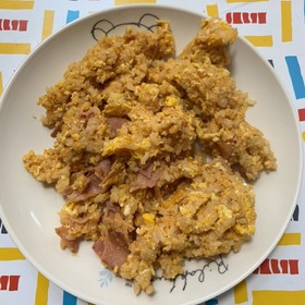 ベーコン卵ケチャップごはん