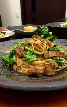 ♡大根の葉と豚バラのピリ辛和風パスタ♡゙