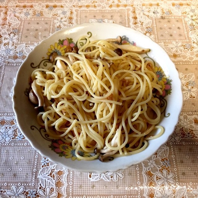 絶品しめじとなめ茸瓶のバター醤油パスタ レシピ 作り方 By ムッシュどんぐり クックパッド 簡単おいしいみんなのレシピが360万品