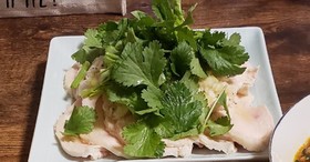 簡単⭐特製ネギ塩ダレの茹で鶏⭐