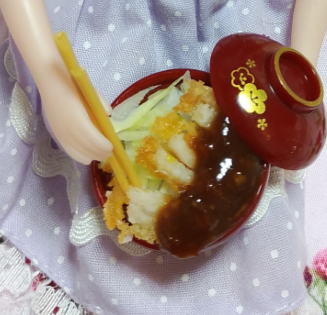 リカサイズ味噌カツ丼ꕤ*.ﾟの画像