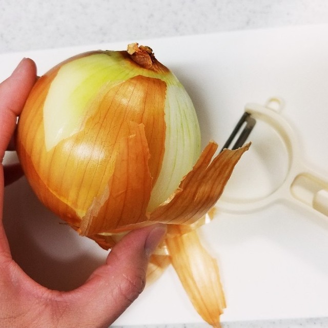 パリパリのむきにくい玉ねぎの皮は レシピ 作り方 By Kyoko9955 クックパッド 簡単おいしいみんなのレシピが352万品
