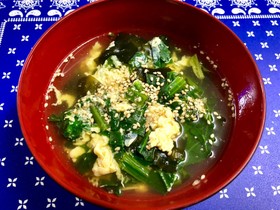 たまごとほうれん草のスープ
