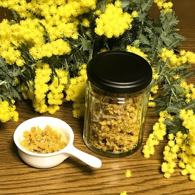 ミモザの花の砂糖漬け レシピ 作り方 By うにらさん クックパッド 簡単おいしいみんなのレシピが357万品
