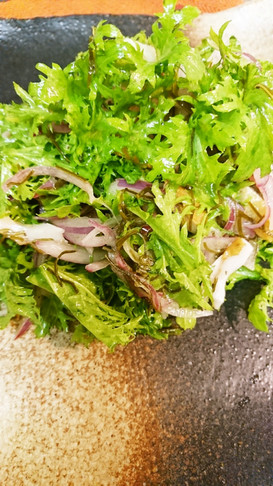 赤玉ねぎとわさび菜サラダ