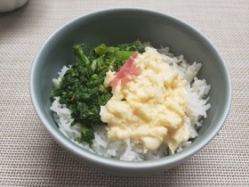 菜の花バターしょうゆ煮とフワフワ卵丼