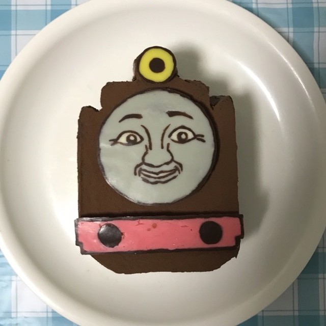 機関車トーマス ヒロのバースデーケーキ レシピ 作り方 By Yz910 クックパッド 簡単おいしいみんなのレシピが367万品