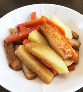 じゃが芋とさつま揚げの炒め煮
