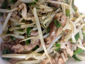 豚肉とモヤシのオイスター炒め