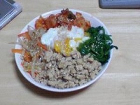 彩りキレイ!ビビンバ